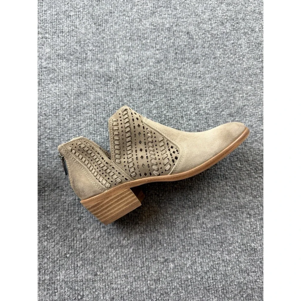 Vince Camuto vince camuto